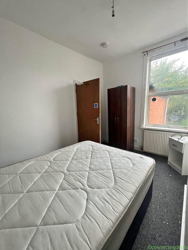 2 beds 1 bathroom – House