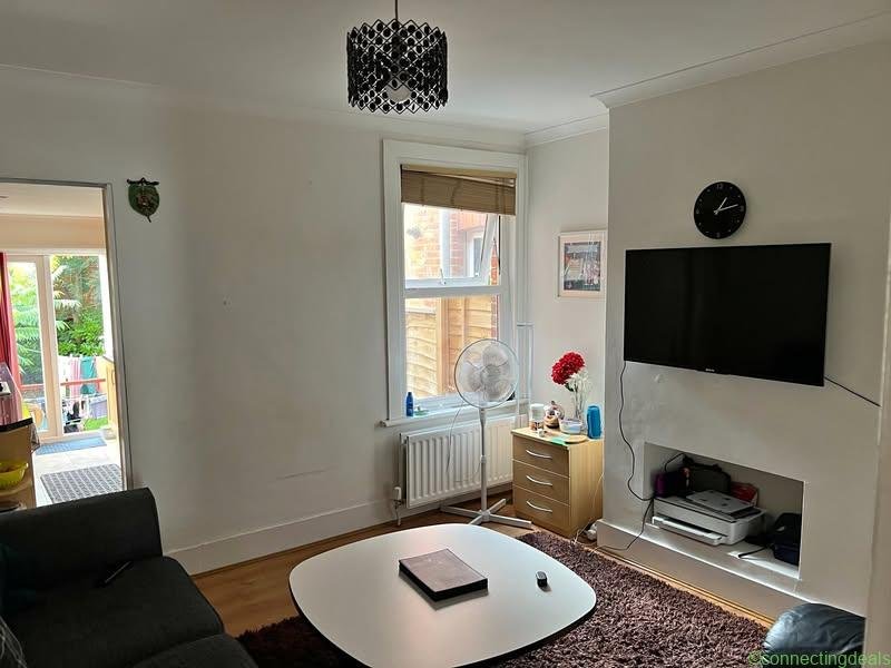 2 beds 1 bathroom – House