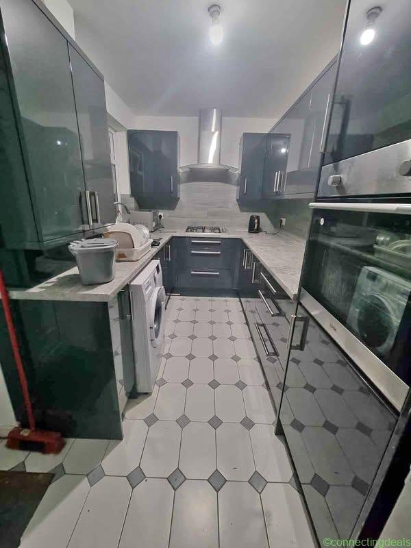 2 beds 1 bathroom – House