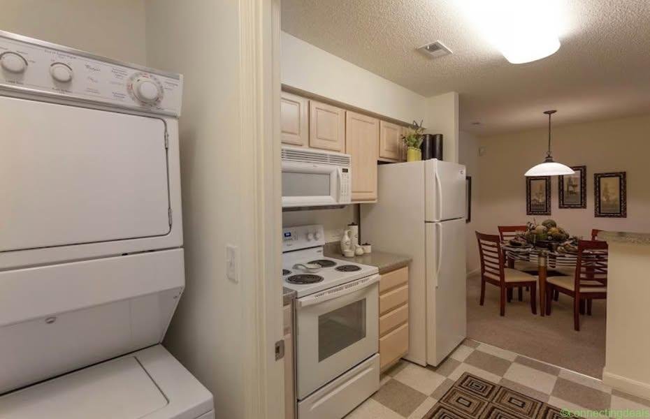 2 Beds 2 Baths – Apartment