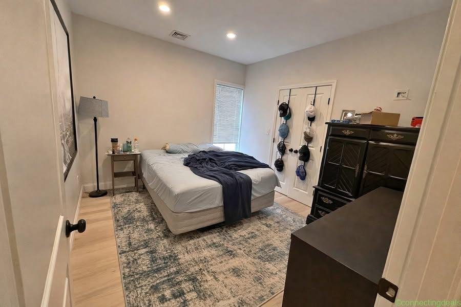 2 Beds 2 Baths Apartment