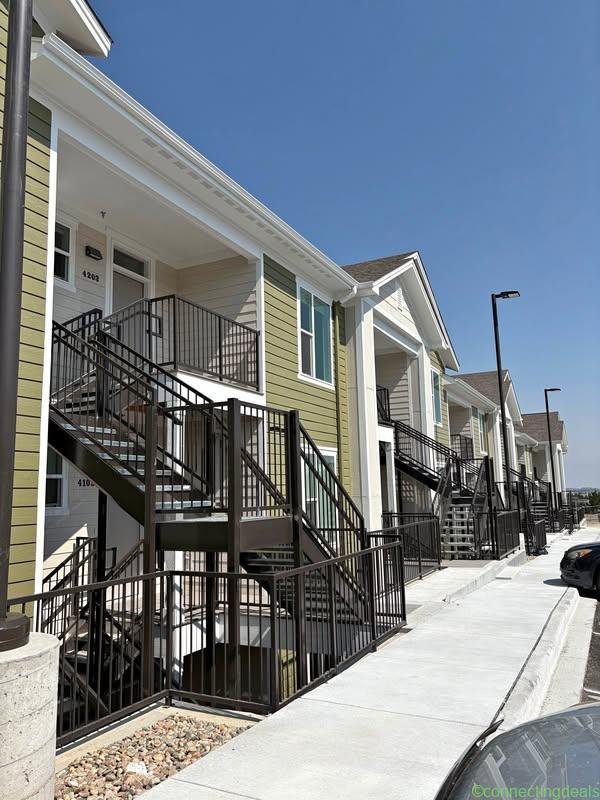 2 Beds 2 Baths – Apartment
