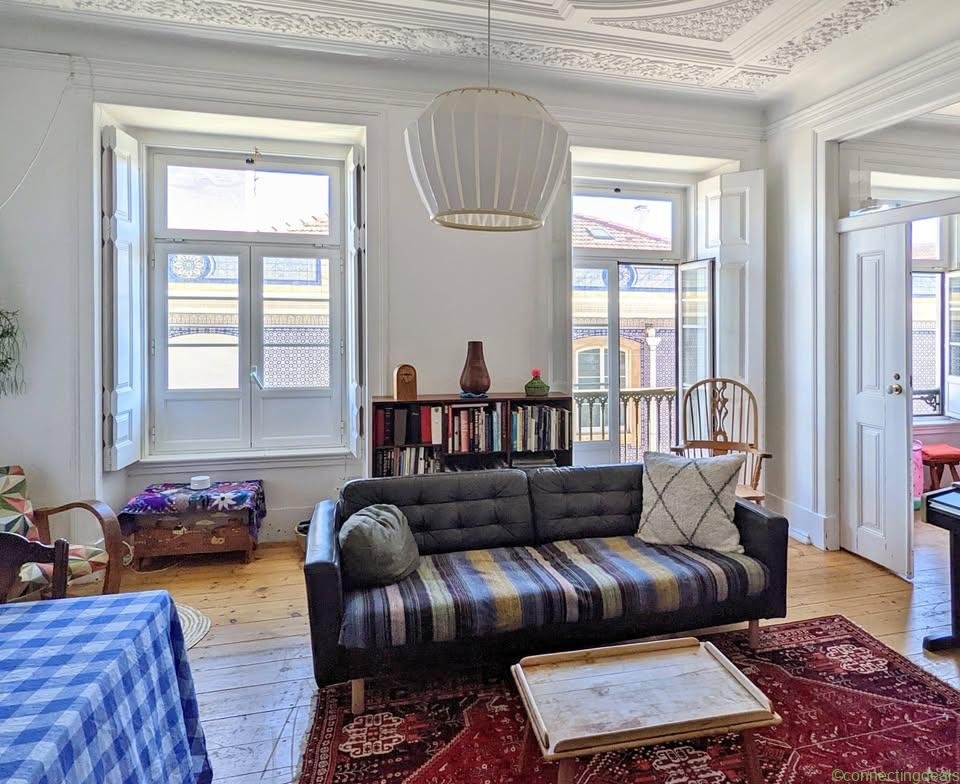 2 Beds 2 Baths Apartment/condo