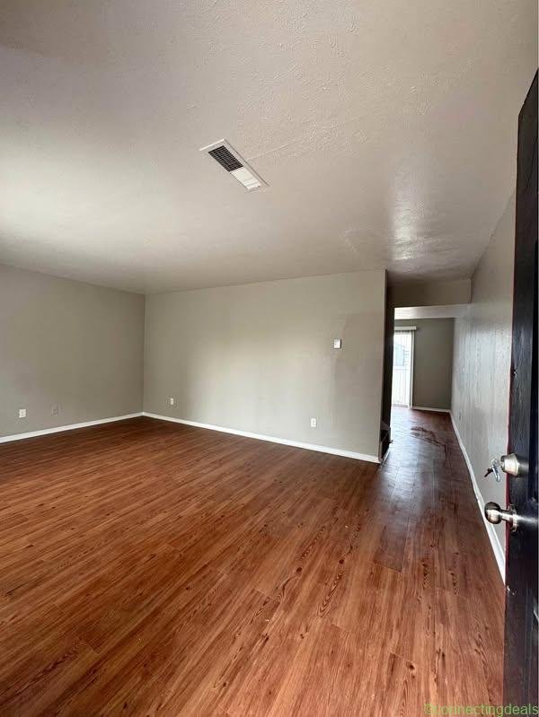 2 Beds 2 Baths – Apartment