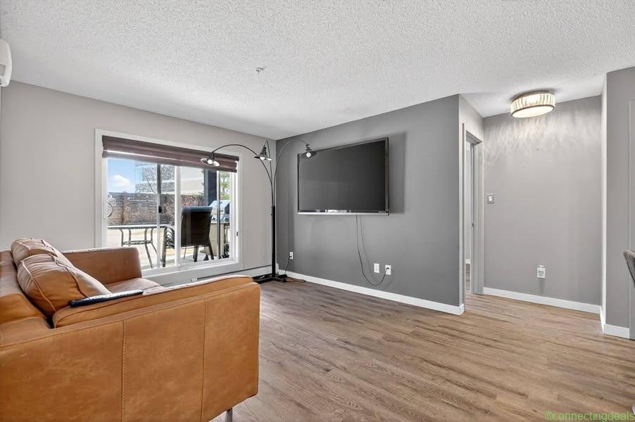 2 Beds 2 Baths – Apartment