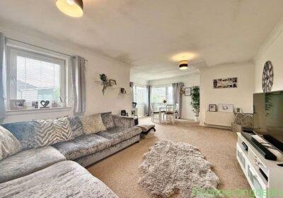 2 Beds 2 Baths Apartment in Glasgow
