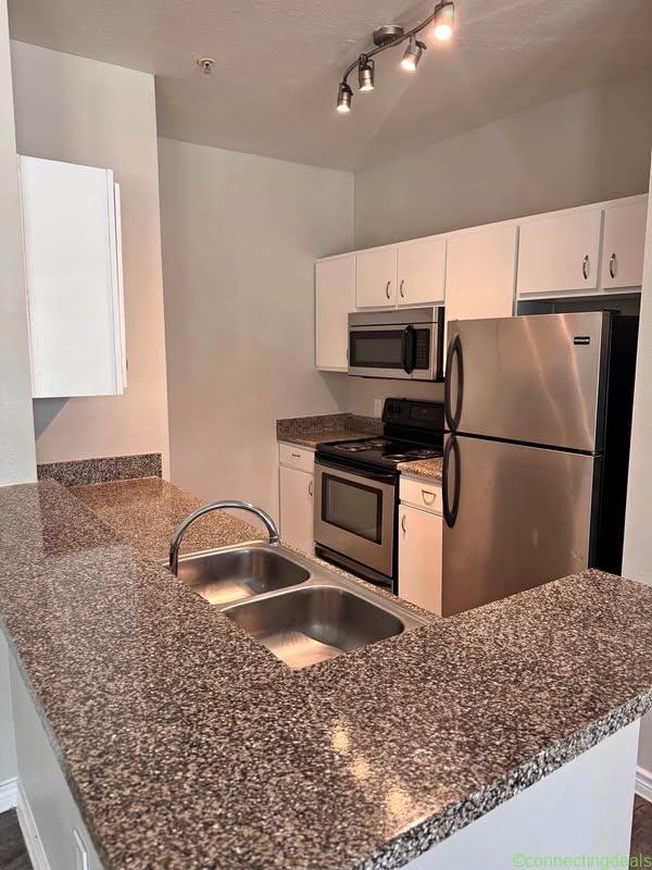 2 Beds 2 Baths – Apartment