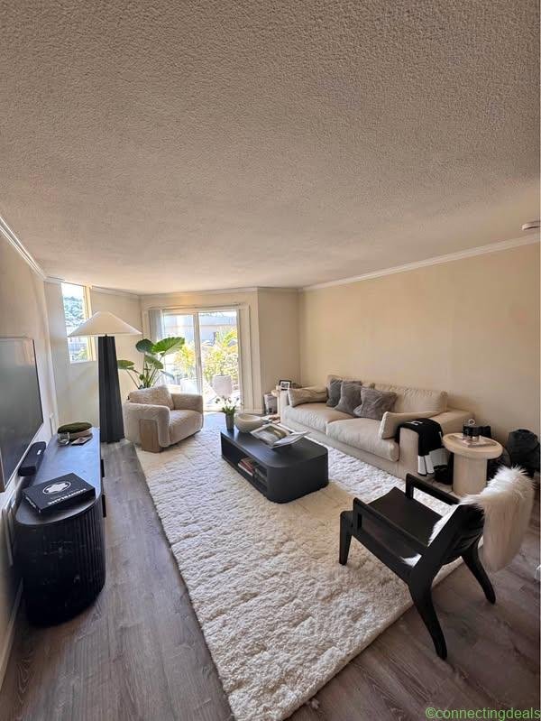 2 Beds 2 Baths – Apartment