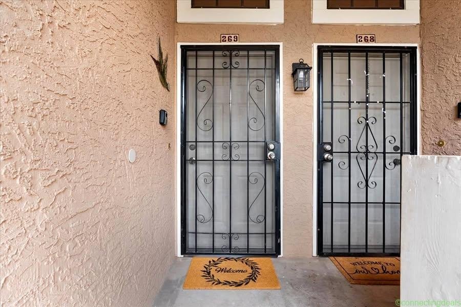2 Beds 2 Baths – Apartment