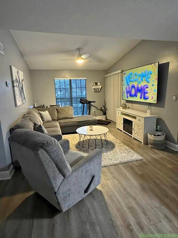 2 Beds 2 Baths – Apartment