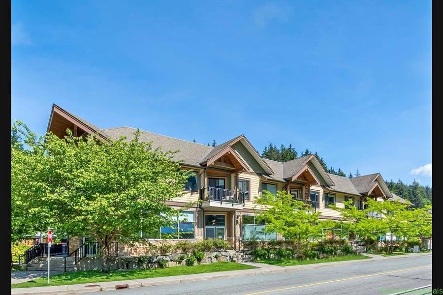 2 Beds 2 Baths Apartment