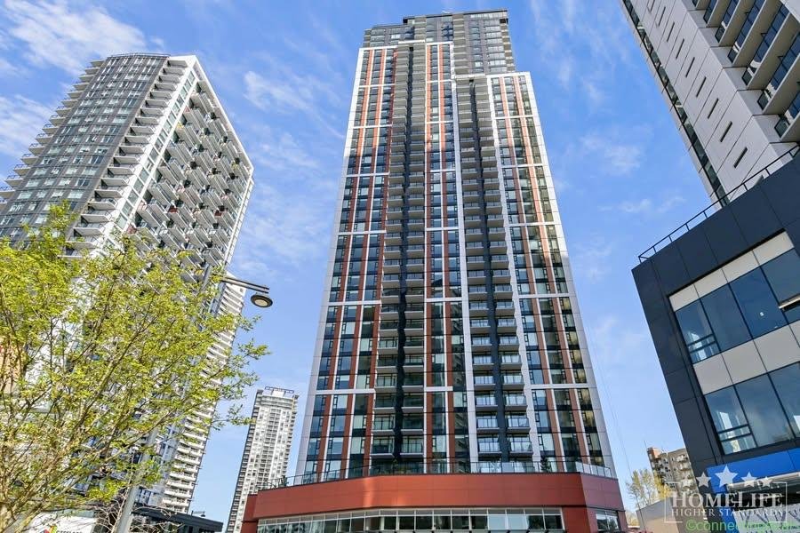 2 Beds 2 Baths Apartment