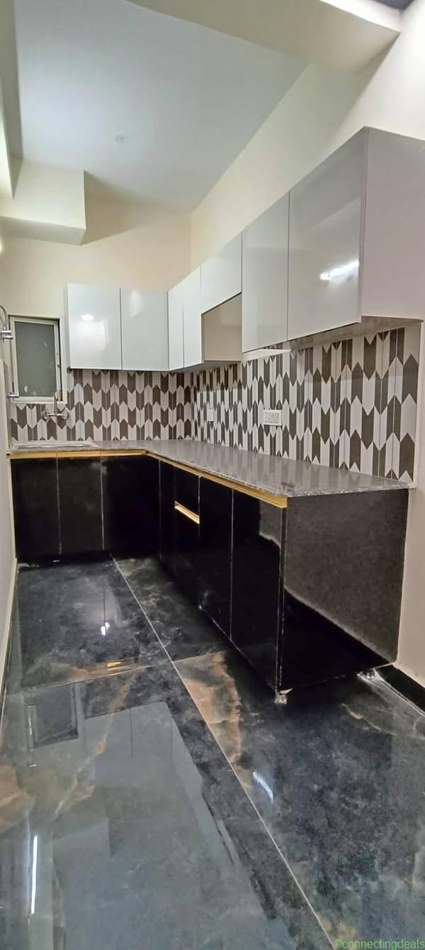 2 beds 2 baths Flat