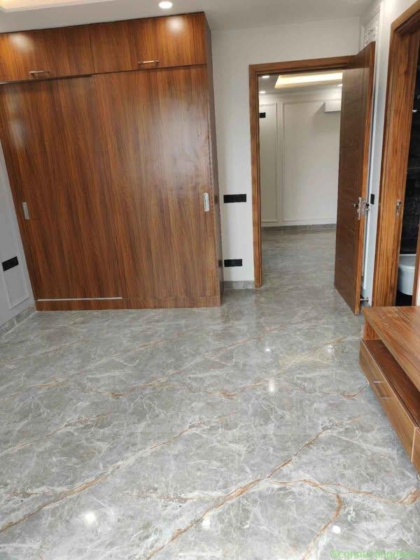 2 Beds 2 Baths – House