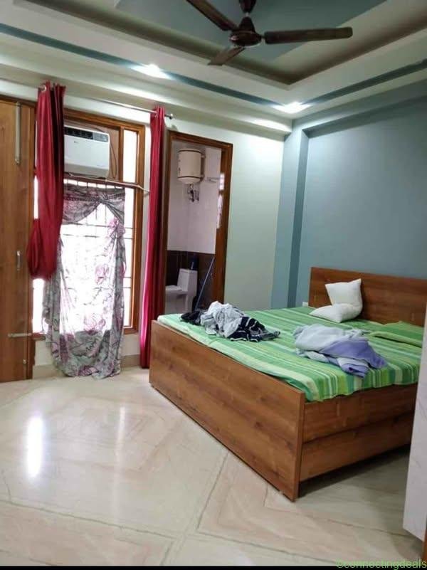 2 Beds 2 Baths – House