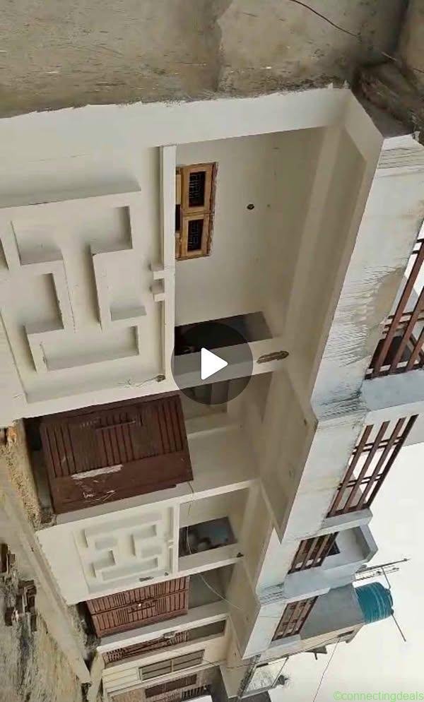 2 Beds 2 Baths – House
