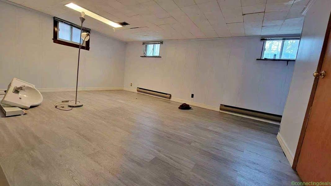 2 Beds 2 Baths – House