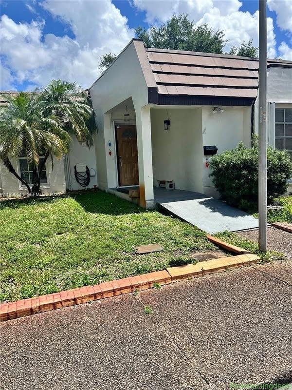 2 Beds 2 Baths Townhouse