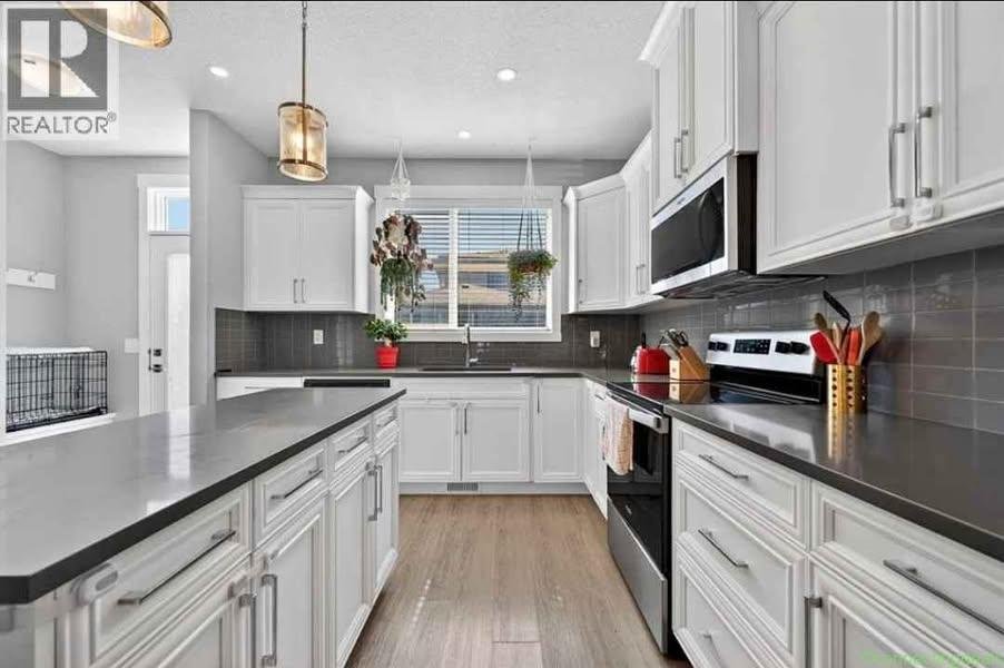 2 Beds 3 Baths – Townhouse