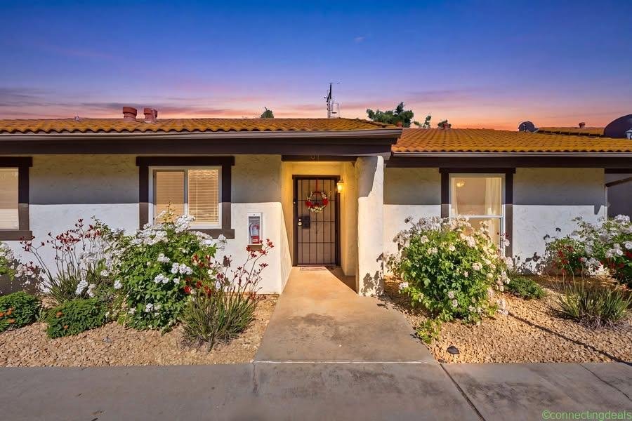 2 Beds 3 Baths Townhouse
