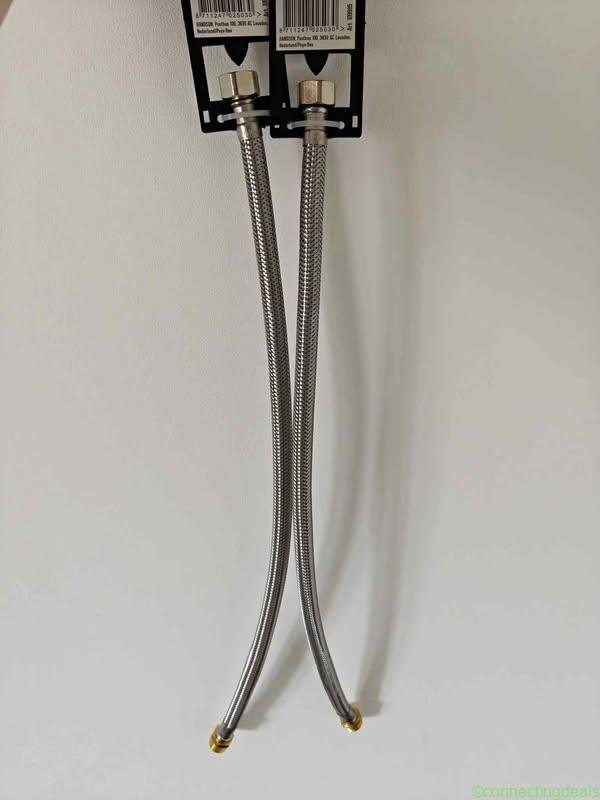 2 x Flexible plumbing hose 50cm