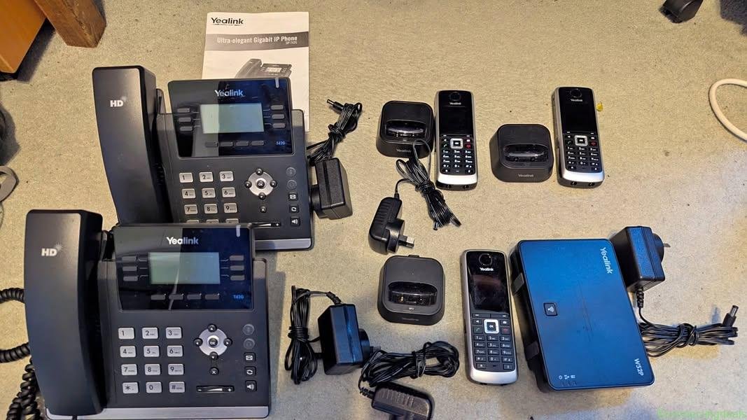 2 x Yealink T42G and 3 x W52P Wireless handsets