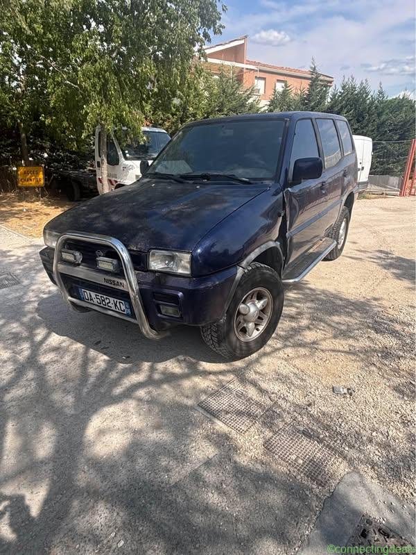 2000 Nissan Terrano