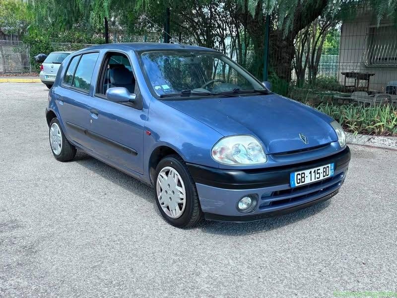 2000 Renault Clio