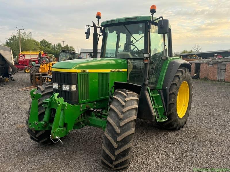 2002 John Deere 6910 TLS