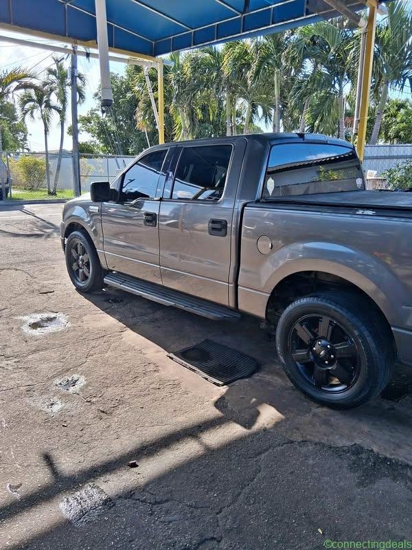 2005 Ford E150 Cargo · Extended Van 3D