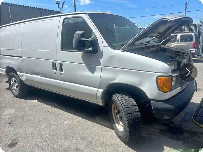 2005 Ford E250 Cargo · Commercial Van 3D