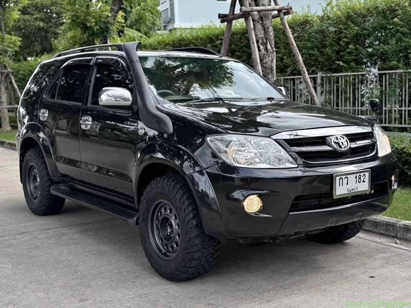2005 Toyota Fortuner