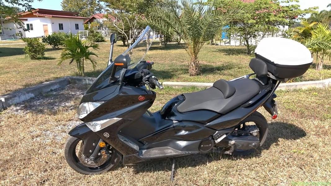 2009 Yamaha tmax 500 (year 2009 model 2011)
