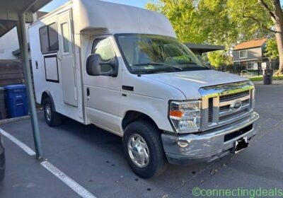 2011 Ford E350 Super Duty Cutaway in Los Angeles