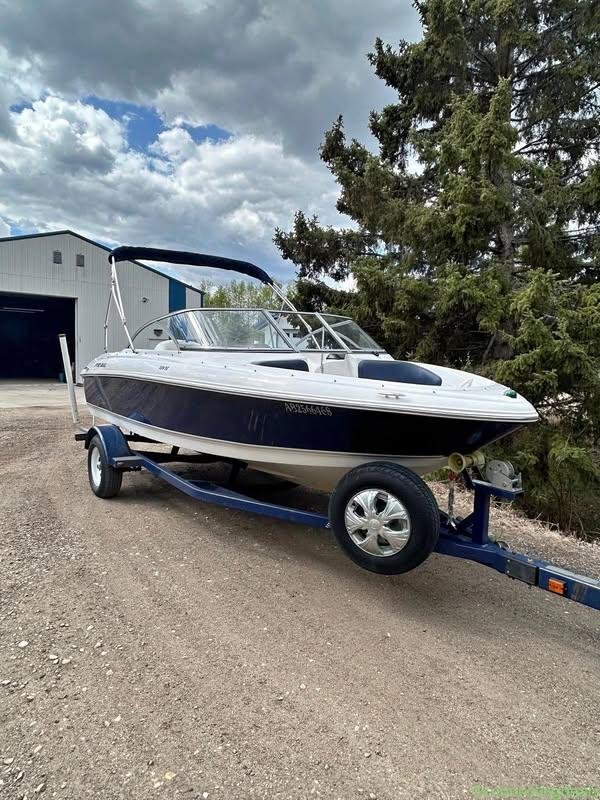 2011 Four Winns Ski Boat 180 LE