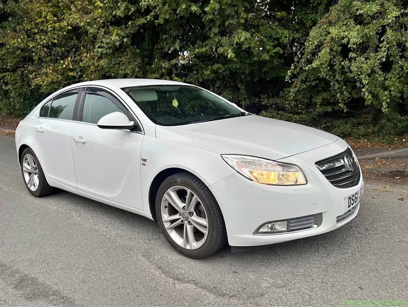 2011 Vauxhall Insignia long mot Insignia