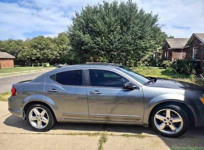 2012 Dodge Avenger SE Sedan 4D