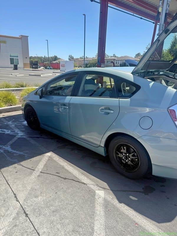2013 Toyota Prius · Hatchback 4D