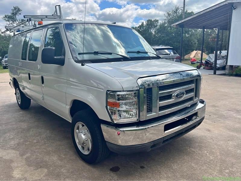 2014 Ford E150 Super Duty Cargo