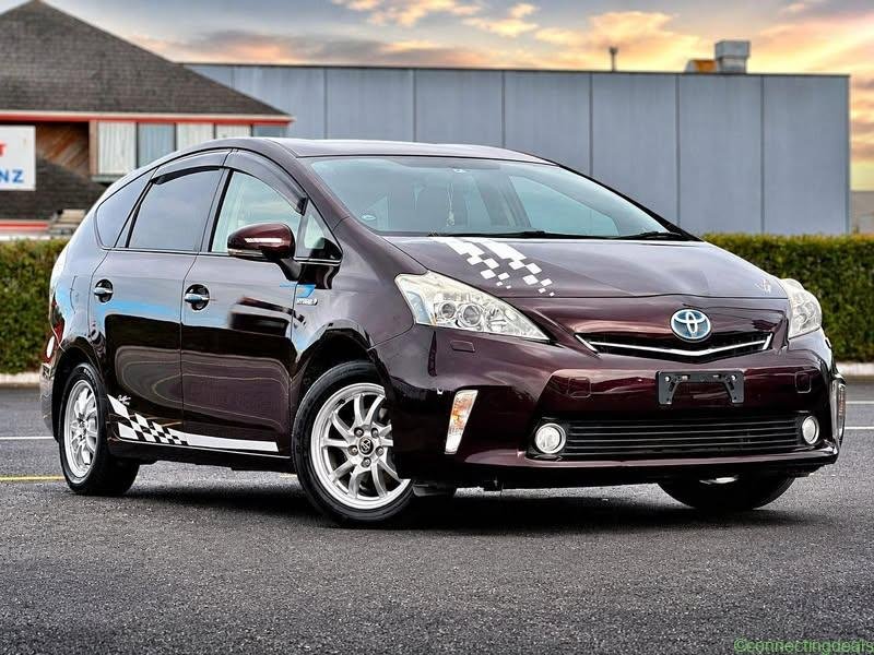 2014 Toyota Prius Alpha S