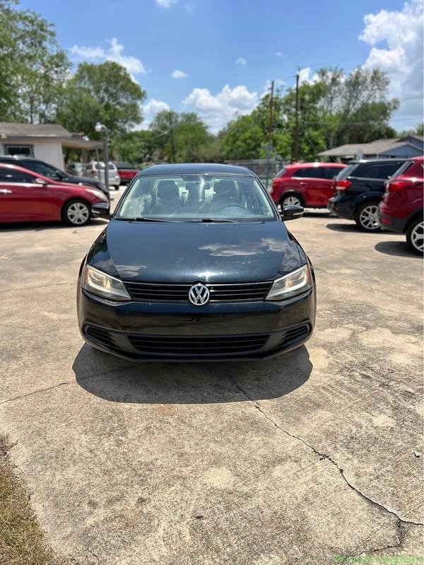 2014 Volkswagen Jetta 1.8T SE Sedan 4D