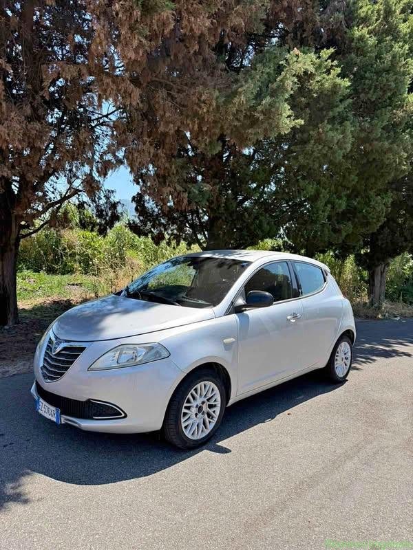 2015 Lancia Ypsilon