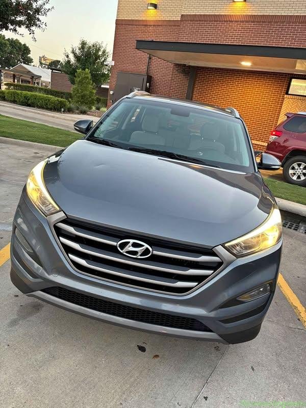 2016 Hyundai Tucson · Limited Sport Utility 4D