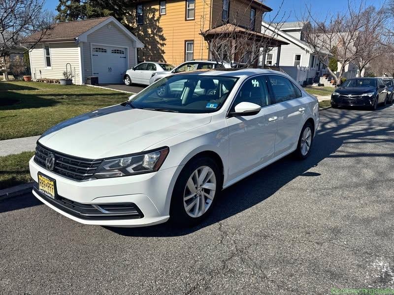 2018 Volkswagen Passat 2.0T SE Sedan 4D