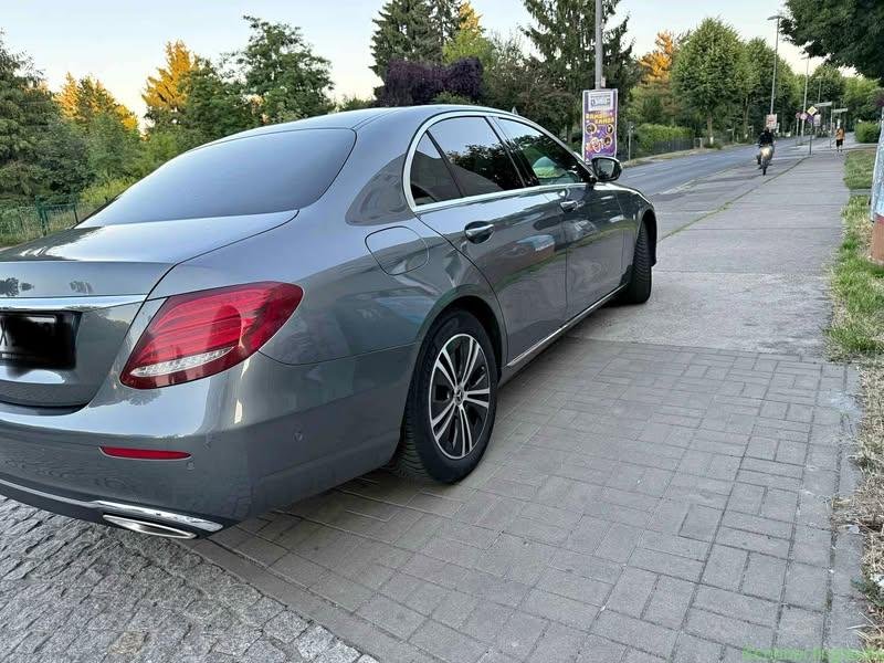 2019 Mercedes-Benz E 200