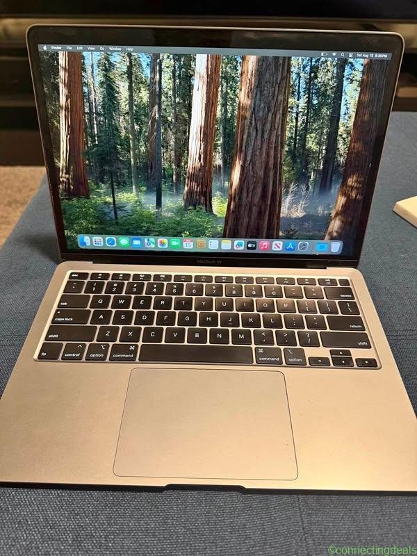 2020 MacBook Air 13” – 16GB RAM / 256GB SSD