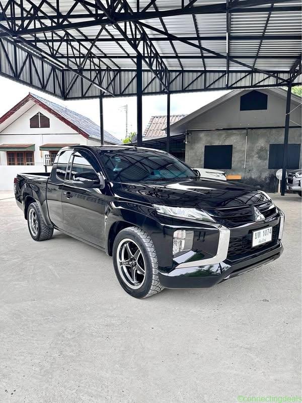 2020 Mitsubishi Triton Mega Cab GLX 2.5 M/T