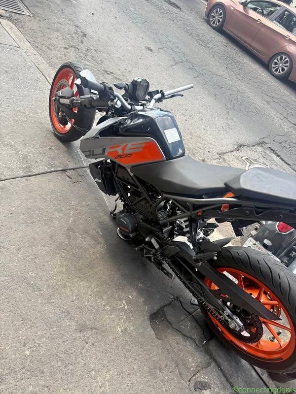 2023 KTM 200