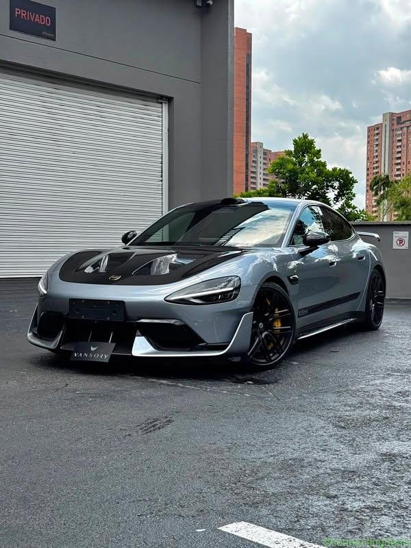 2025 XIAOMY SU7 ULTRA MAX PERFORMANCE EDITION AWD