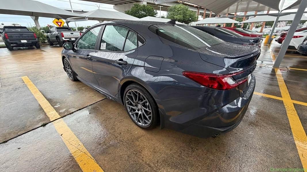 2026 Toyota Camry Hybrid · SE Sedan 4D